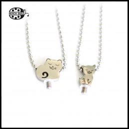 M2.5 cat pendant with necklace