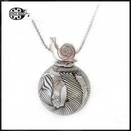 M2.5 snail pendant with necklace
